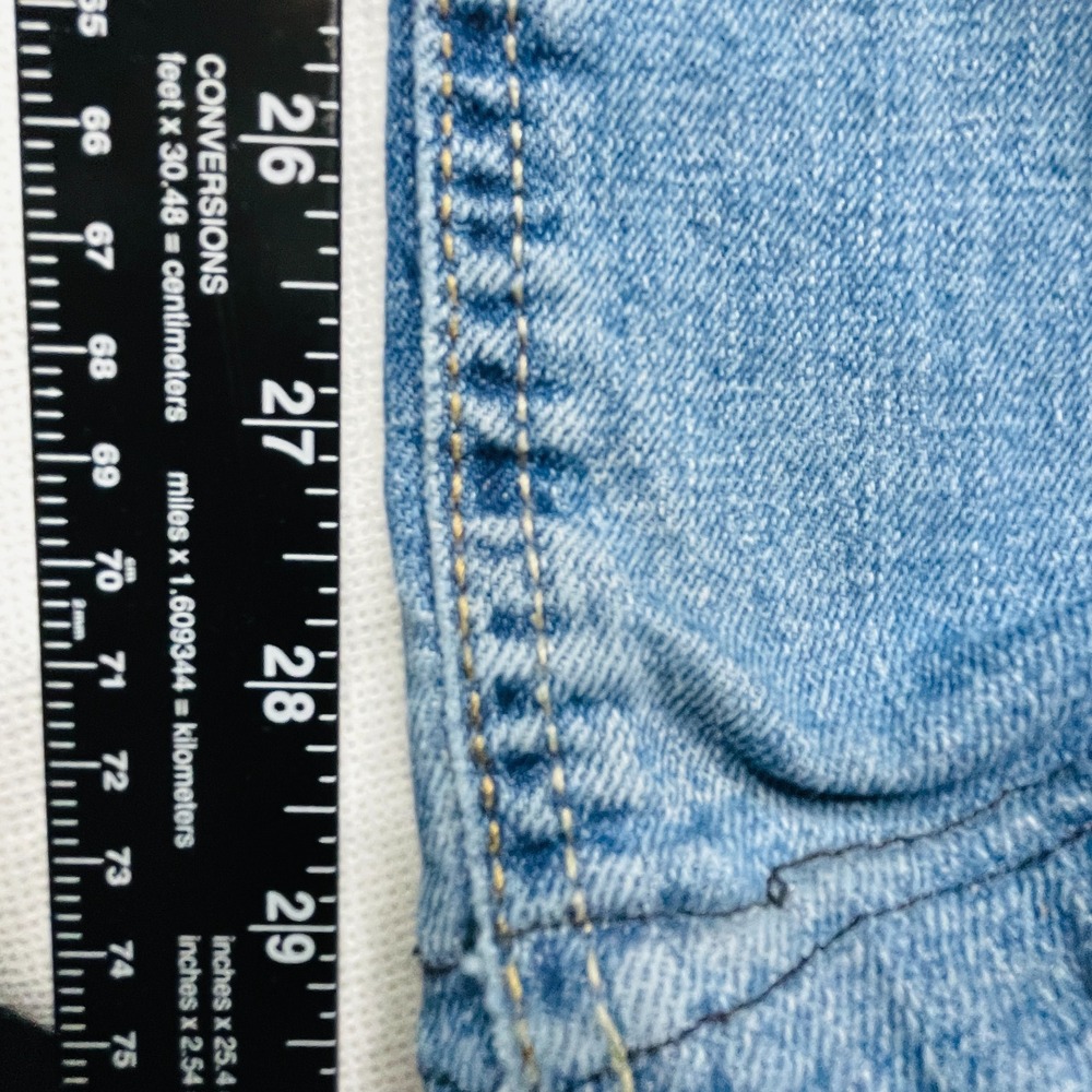 Wrangler Men's 32x30 Light Wash Athletic Fit Straight Leg Denim Jeans - Picture 13 of 16